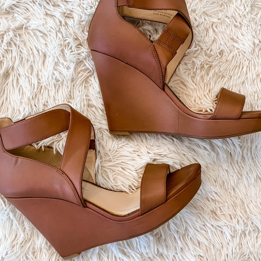 Medium brown platform wedges